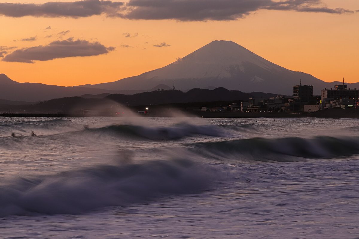 茅ヶ崎の海と夕暮れと富士山（2019年12月）