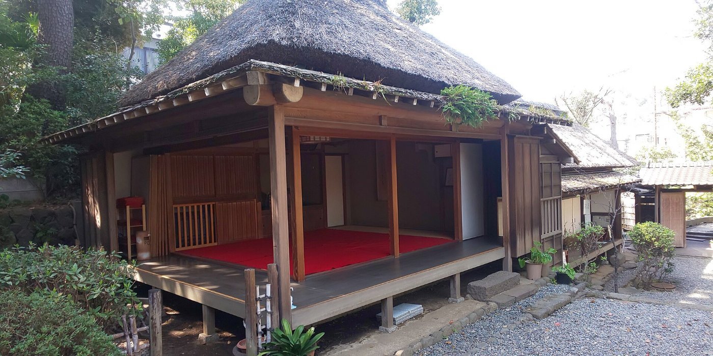 大磯・鴫立庵の俳諧道場「秋暮亭」